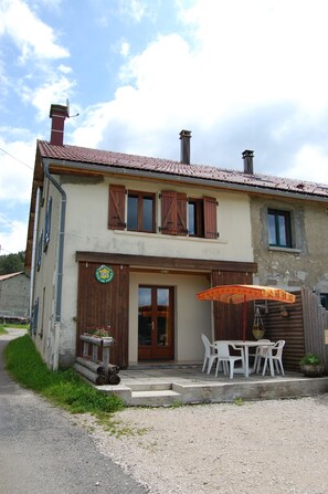 Exterior - gite de France in old farm park of Haut Jura (Longchaumois)