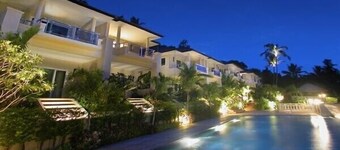 Luksuriøs tomannsbolig med 2 soverom med 2 ypperlige bassenger og havutsikt 