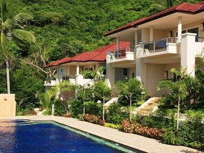 Exterior - Luxurious semi - detached 2 bedroom Villa with 2 superb pools and sea views  (Maenam)