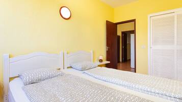 2 Schlafzimmer, Reisekinderbett, Internetzugang