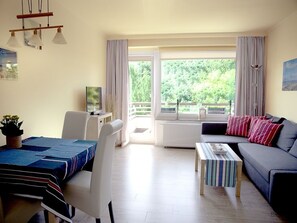 TV, DVD player, books, video library - 🚨 Right on the sandy beach, sunny balcony, quiet location, WiFi 🚨 (Büsum)