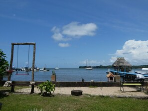 Una spiaggia nelle vicinanze, kayak, pesca
