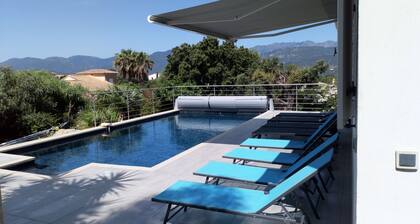 Belle villa magnifique vue sur Bavella.Climatisee.3mn plages.8pers.Calme