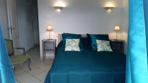 4 makuuhuonetta, silitysrauta/-lauta, Wi-Fi