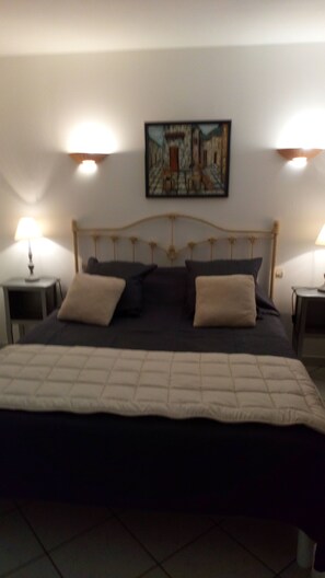 4 bedrooms, iron/ironing board, WiFi