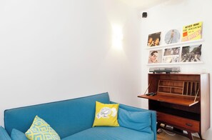 Televisión, libros, estéreo
