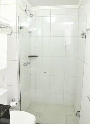 Phòng Deluxe, nhiều giường, không hút thuốc | Buồng tắm vòi sen