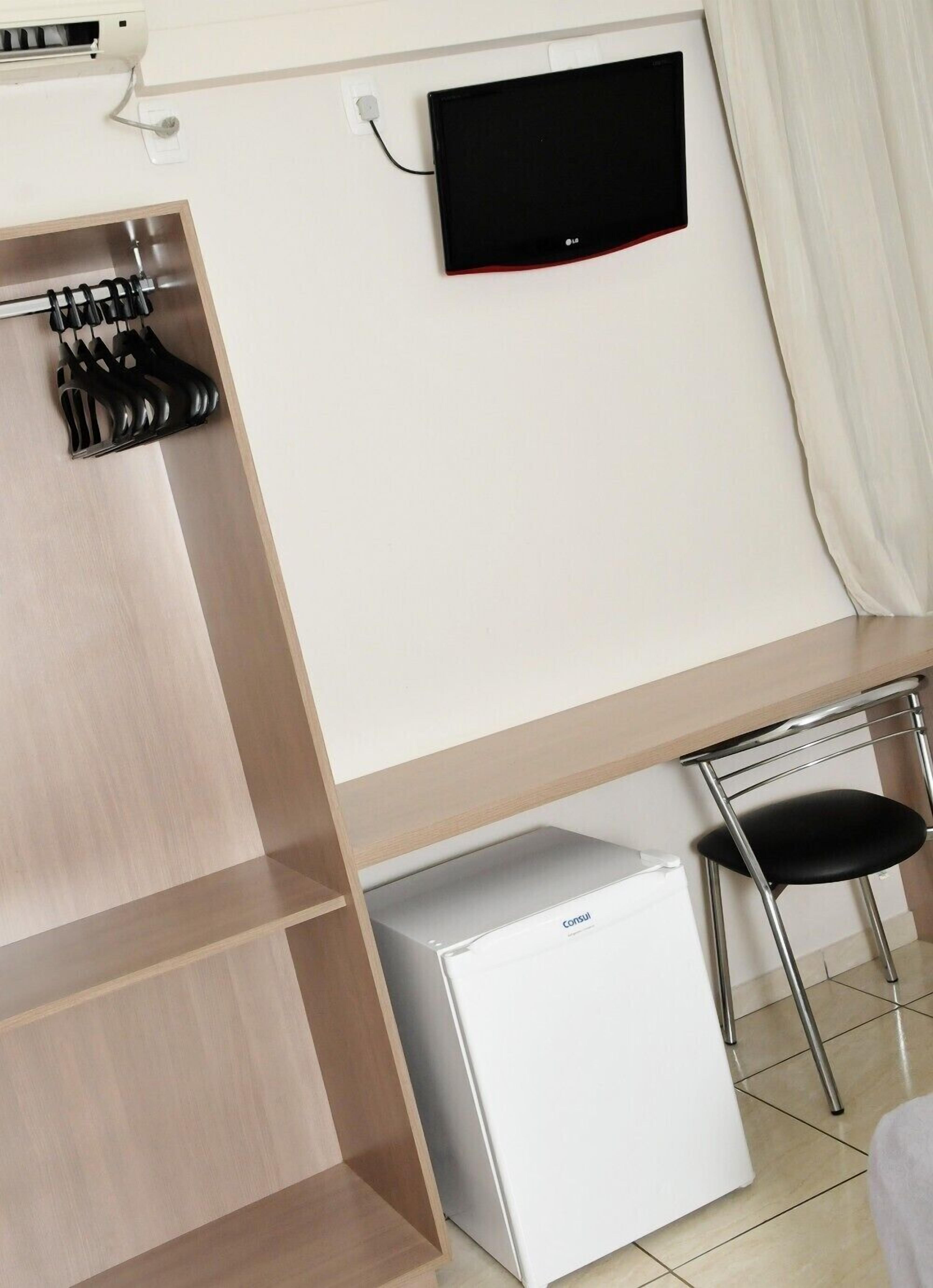 standard room, 3 single beds, non smoking | room amenity