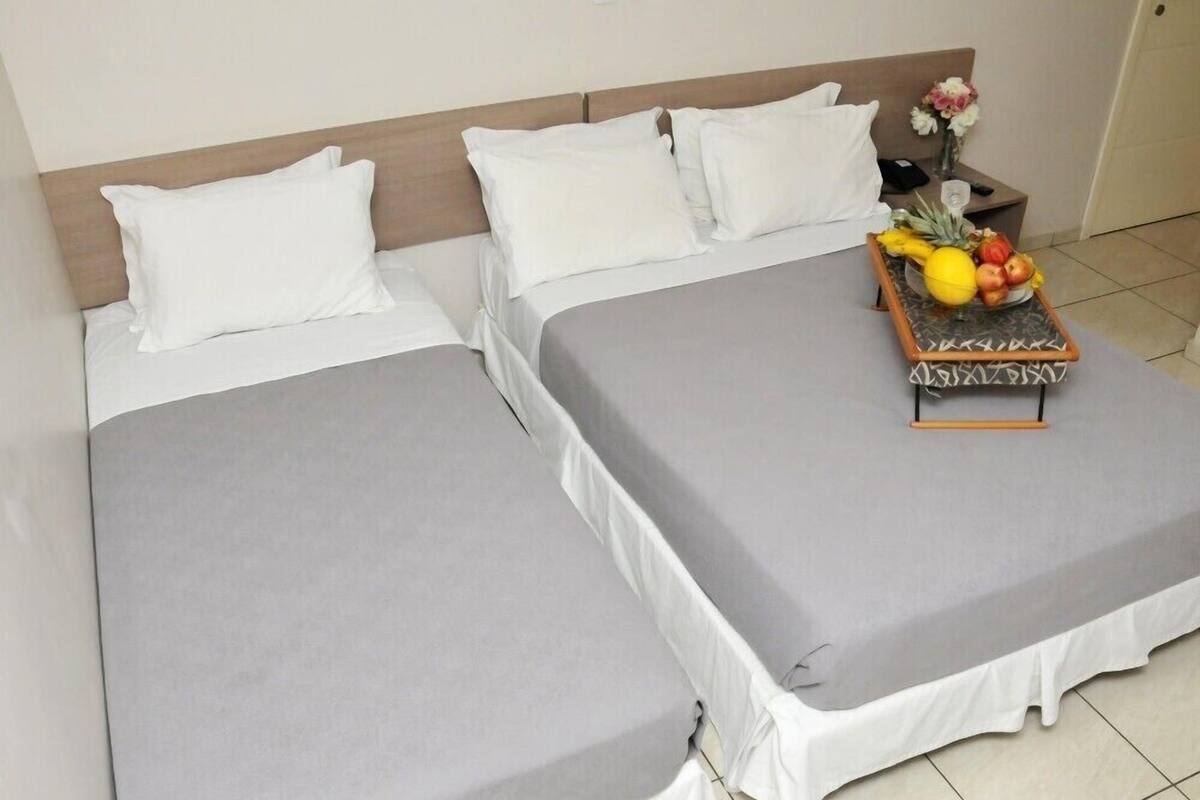 Standard Room, 3 Twin Beds, Non Smoking | Minibar, desk, WiFi (free)