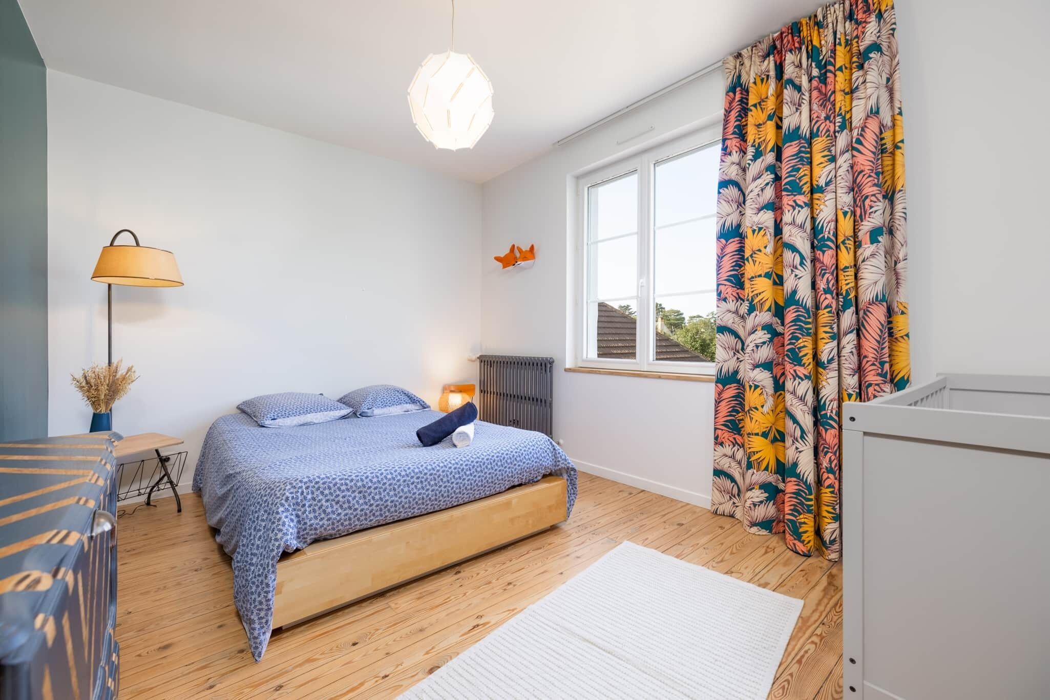 7 bedrooms, iron/ironing board, WiFi, bed sheets
