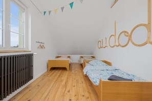 7 chambres, fer et planche à repasser, lit parapluie, accès Internet