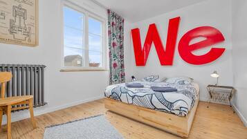 7 habitaciones, tabla de planchar con plancha, wifi y ropa de cama