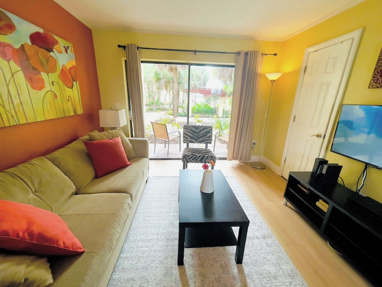 Lakefront Villa At A Prime Location - Orlando, FL