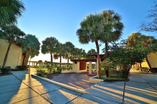 Lakefront Villa at a Prime Location