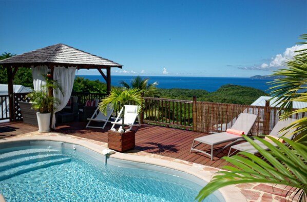 Alberca al aire libre 