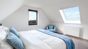 3 slaapkamers, een strijkplank/strijkijzer, gratis wifi, beddengoed