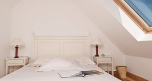2 bedrooms, iron/ironing board, travel cot, WiFi