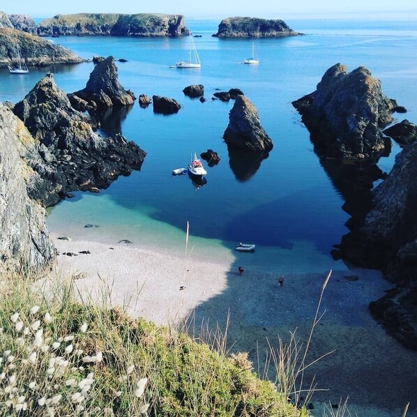 Beach nearby - Charming and comfortable little house in the heart of Belle ile en mer (Bangor)