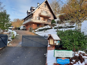 Exterior - "Au Val Séjour, bed and breakfast in Alsace. Label "Clé vacances" 3 keys. (Saint-Martin)