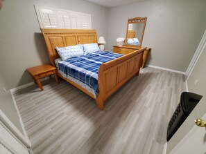 3 bedrooms, iron/ironing board, free WiFi, bed sheets
