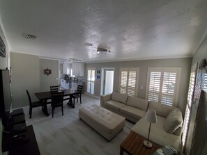 Smart TV, DVD player, books, stereo