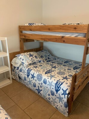 2 quartos, Wi-Fi de cortesia, roupa de cama