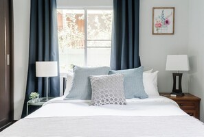 2 Schlafzimmer, Zimmersafe, Schreibtisch, Bügeleisen/Bügelbrett