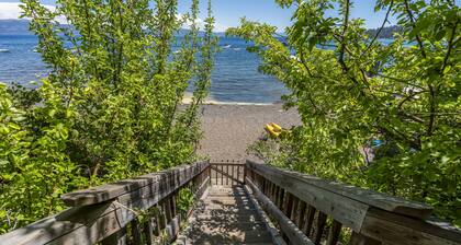 Tahoe Classic-Idyllic Tahoe Lakefront Cabin en la playa!
