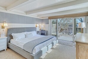 3 bedrooms, in-room safe, desk, iron/ironing board