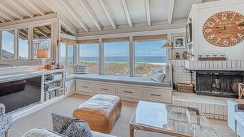 Smart TV, fireplace, DVD player, table tennis