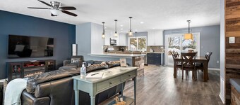 Haupthaus & Cottage 8 Bed / 4 Baths - Waterfront - Große Gruppen