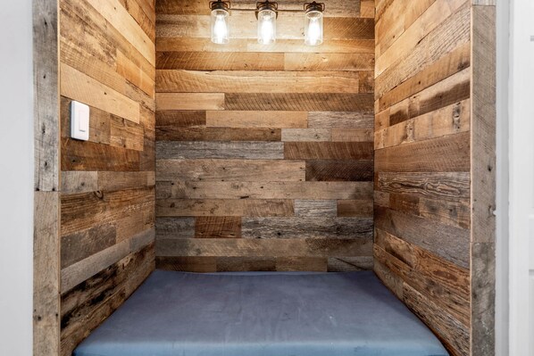 Interior - High Lake Getaway: Family Fun Year-Round in TC MI (East Bay Township)