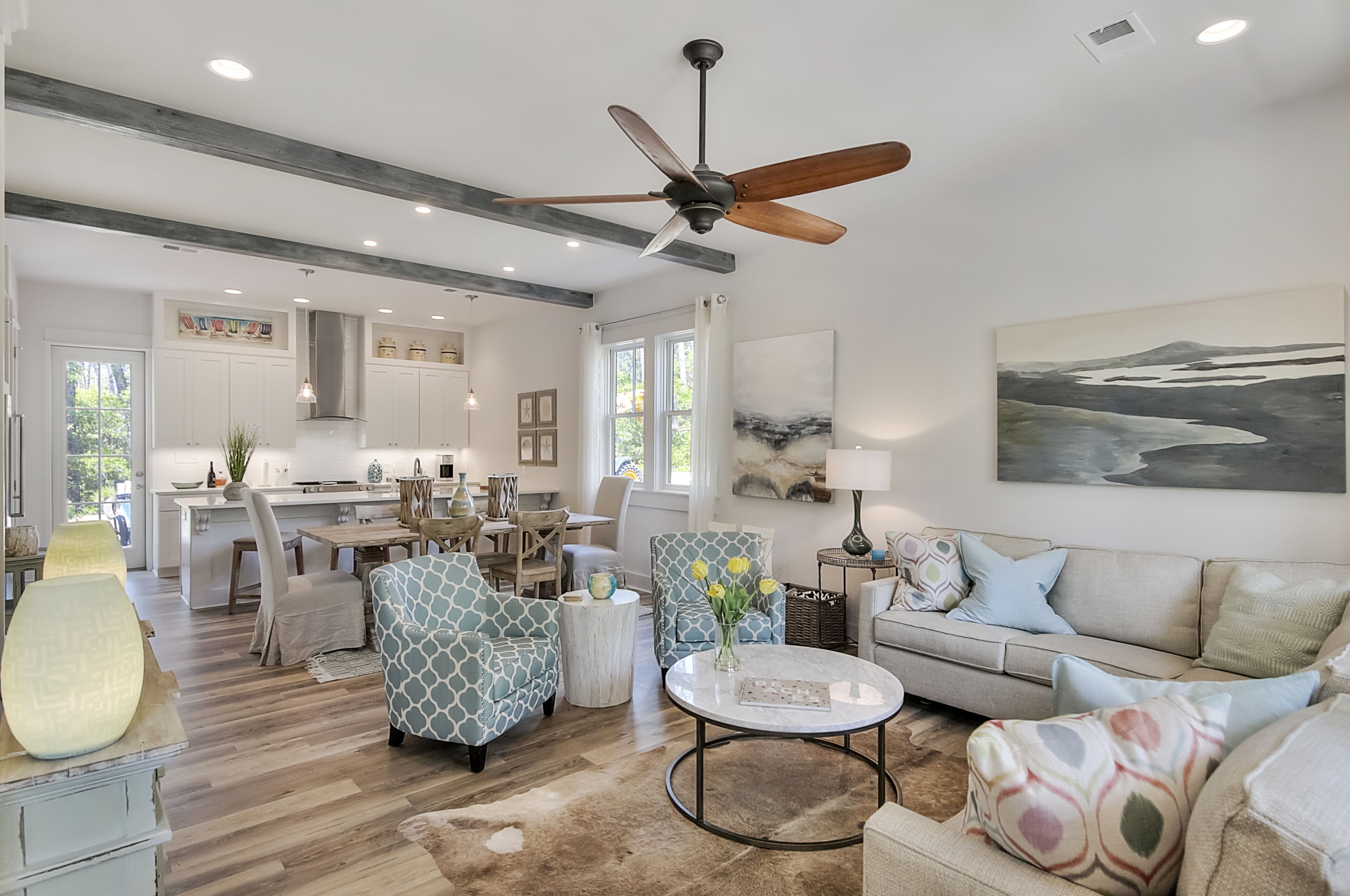Designer Home near Gulf w Comm Pool and Amenities