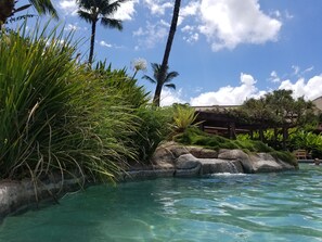 Pool - Top Floor Spacious Ocean View Condo! Minutes to Beaches, A/C, Wifi, Pool (Kihei)