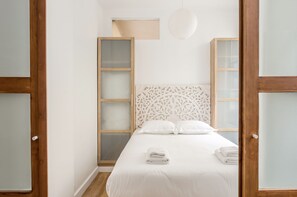 2 chambres, fer et planche à repasser, Wi-Fi, draps fournis