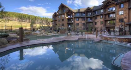 Breckenridge Grand Lodge on Peak 7- Ski in and out 2b/2b sleeps 8