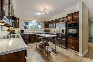 Microwave, oven, dishwasher, coffee/tea maker - Panoramic Views overlooking the Colorado River Valley (Grand Junction)