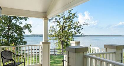 Fox Den at CrossTimbers Marina