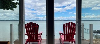 Beautiful Cottage on the Water of Pristine West Bay
