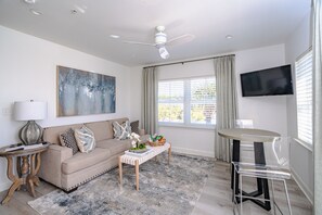 Smart TV, DVD player - Gulf Views!/corner unit/deeded beach access/pickleball courts (Santa Rosa Beach)