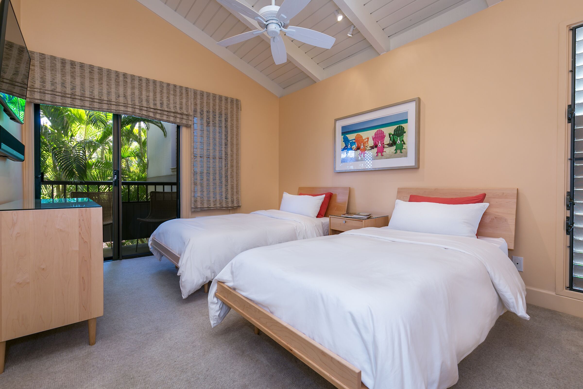 2 bedrooms, in-room safe, iron/ironing board, free WiFi