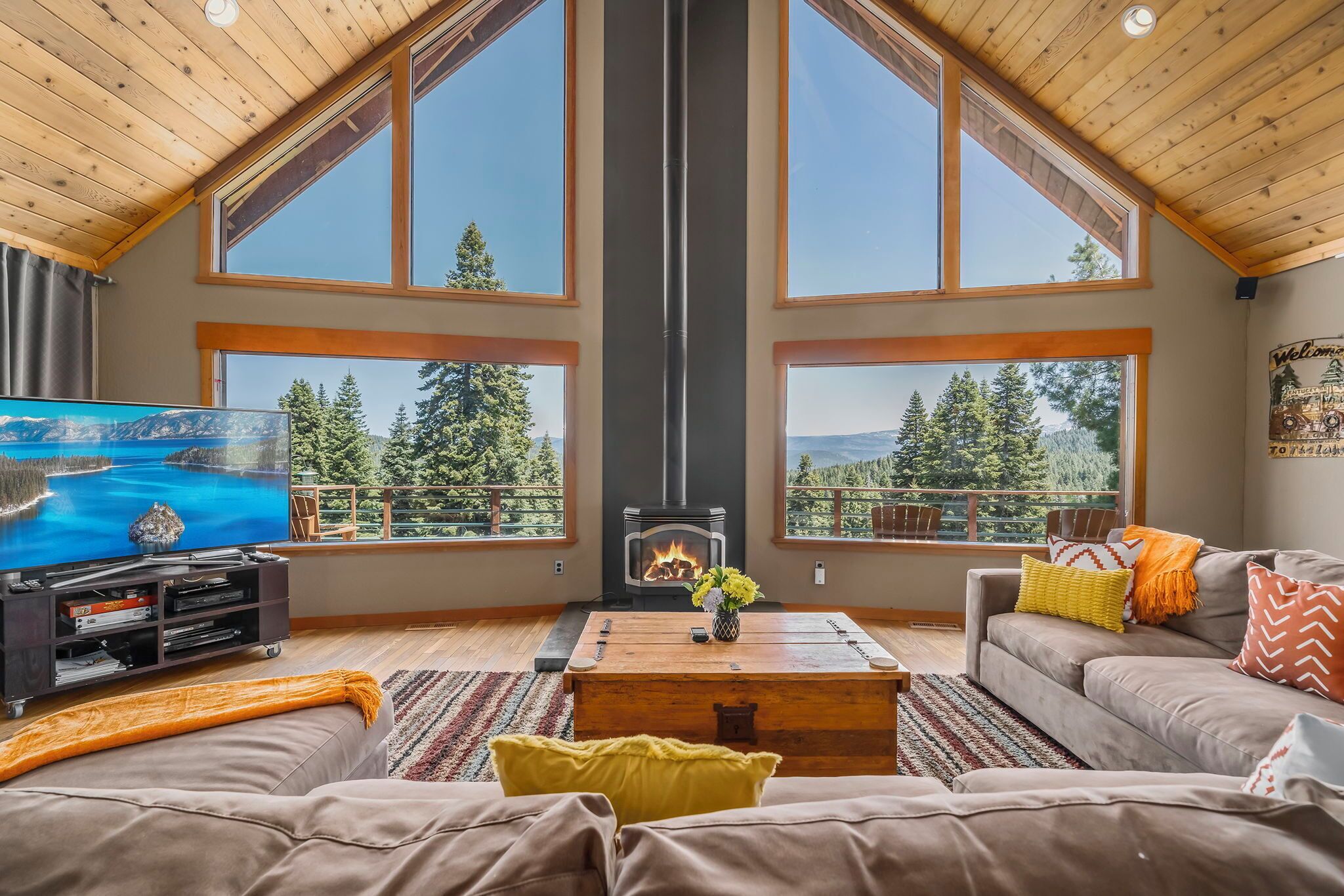 Falcon's Eye View Getaway,Pet Friendly!