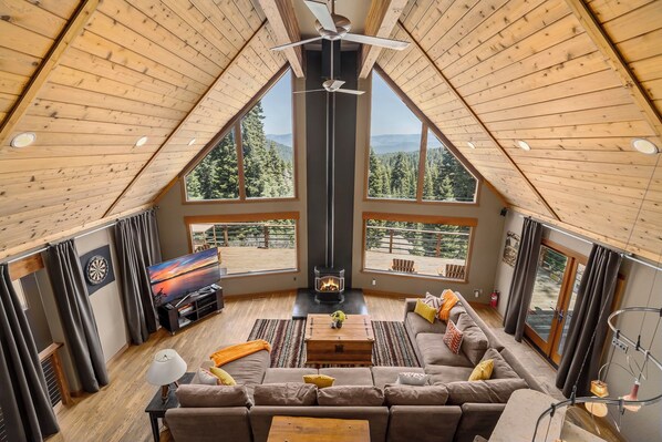 Smart-TV, Kamin, Videospiele