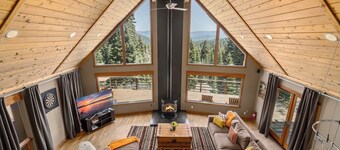 Pet-Friendly Retreat | Desk, King Suite, Mountain Views, Rec Access, Near Trails