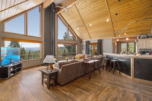 Smart-TV, Kamin, Videospiele