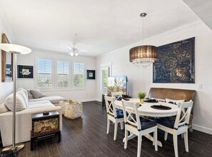 Interior - WELL DRESSED GRAYHAWK CONDO! QUIET OPEN BRIGHT...Close to all the good stuff! (Scottsdale)