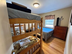 4 habitaciones, wifi gratis y ropa de cama 