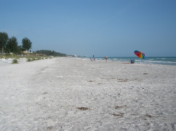 ビーチ、サンラウンジャー、ビーチタオル