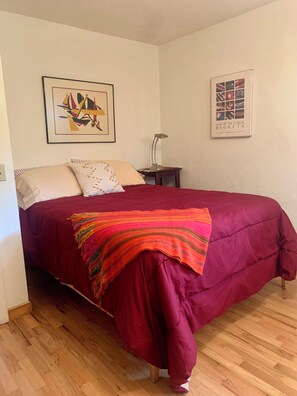 2 bedrooms, desk, iron/ironing board, free WiFi