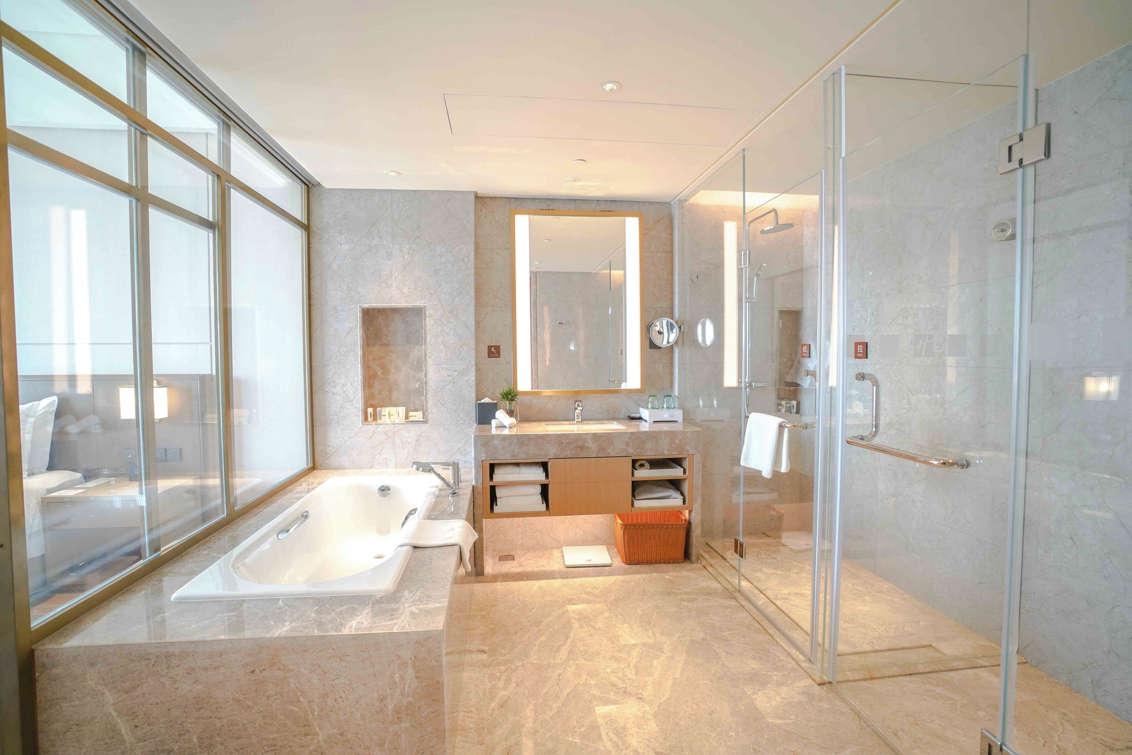 shower, rainfall showerhead, free toiletries, hair dryer